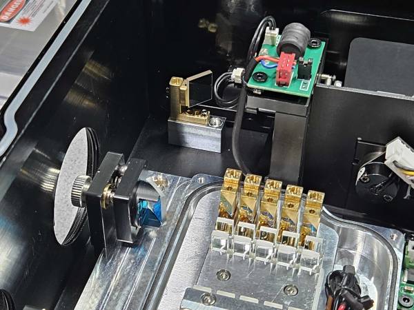 Kinematic mount with a dichroic in it