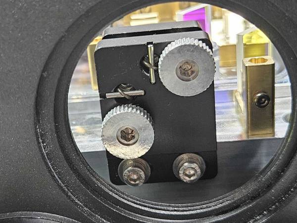 Outside view of kinematic mount