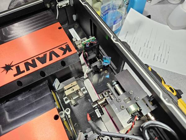 Complex optical train with multiple bounce mirrors